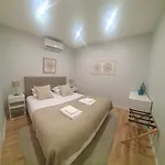 Charming In The Heart Of Historic Apartman *
