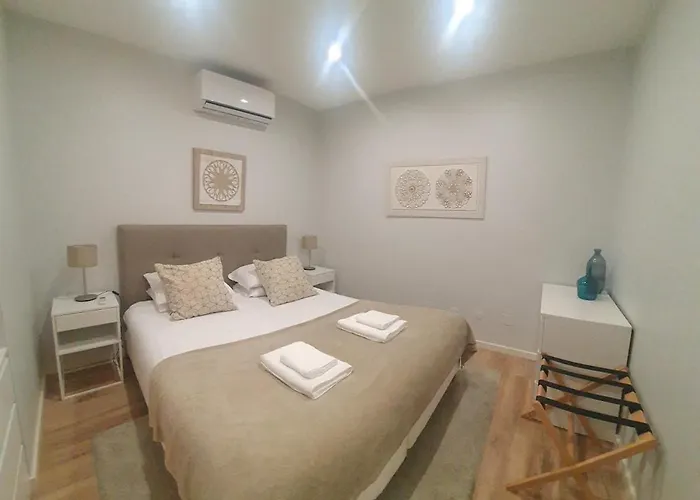 Charming In The Heart Of Historic Lägenhet *